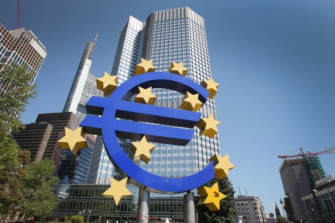 Европейский центробанк сохранил базовую ставку на нулевом уровне. Евро вырос всего на четверть
