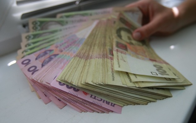 Национальный банк Украины установил на 22 марта 2021 официальный курс гривны на уровне 27,7184 грн/$.