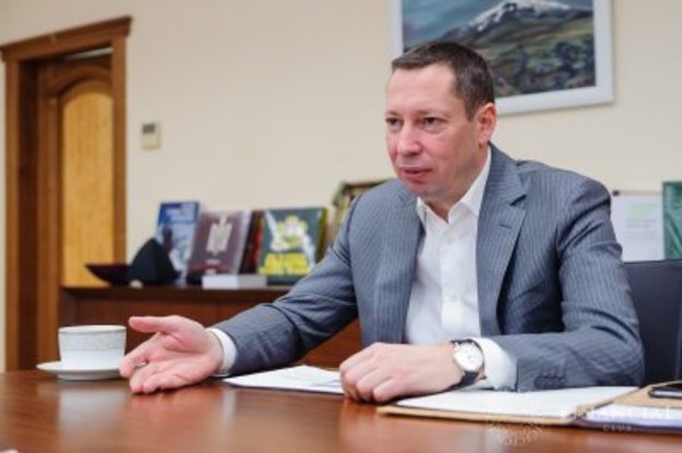 Глава Национального банка Кирилл Шевченко задекларировал 21,473 млн гривен зарплаты за прошлый год, большую часть которой он получил в Укргазбанке.
