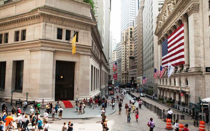 Банки Уолл-стрит увидели в цифровых валютах, которые внедряют мировые центробанки, угрозу разрушения финансовой системы.
