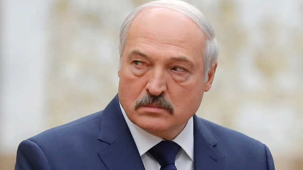 Самопроголошений президент Білорусі Олександр Лукашенко підписав указ про зміни в законах про валютне регулювання, який дозволяє Нацбанку країни протягом року жорстко обмежувати в країні валютні операції.