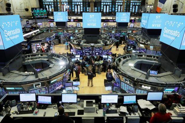 Фондовый рынок США завершил торги вторника разнонаправленно за счет укрепления секторов нефти и газа, финансов и промышленности.
