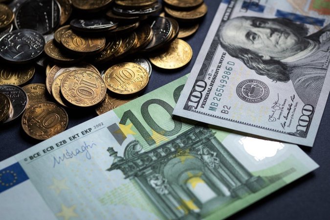 Курс валют на 13 травня: міжбанк, готівковий і «чорний» ринок
