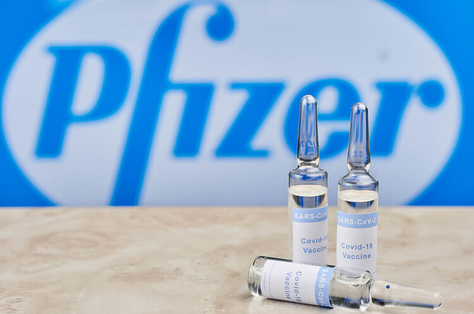 Covid-хроніки: прилетіла вакцина Pfizer та оновлено карантинні зони
