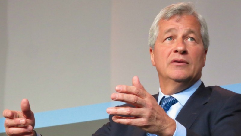 Генеральный директор JPMorgan Джейми Даймон посоветовал людям «держаться подальше от биткоина» в своих заявлениях на заседании Комитета по финансовым услугам.