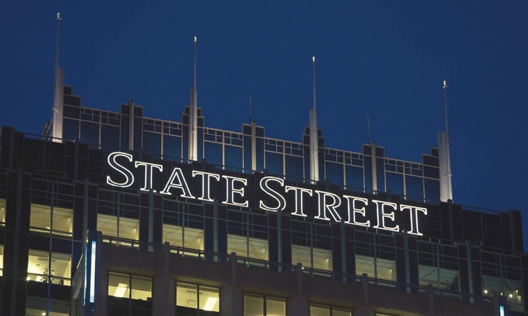 Второй старейший банк в США State Street объявил о создании нового подразделения, ориентированного на цифровые активы и сектор децентрализованных финансов (DeFi).