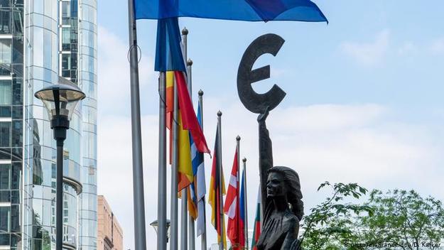 ЕС определил лид-менеджеров для размещения первого выпуска бондов фонда оздоровления евроэкономики