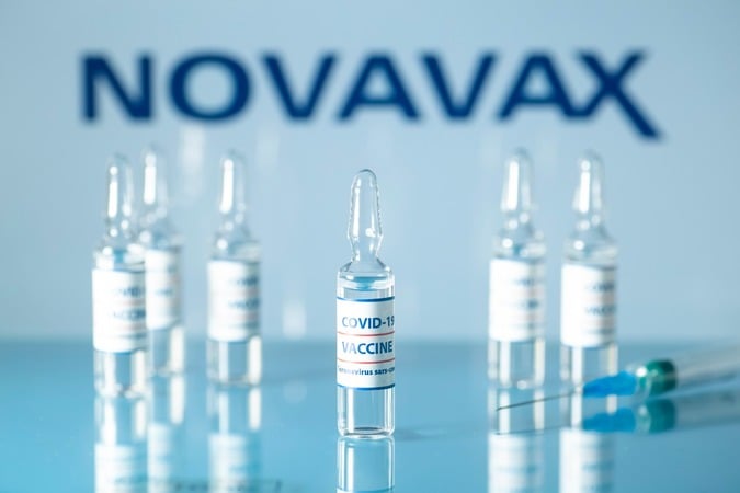 Вакцина Novavax более чем на 90% эффективнее других - Reuters (видео)