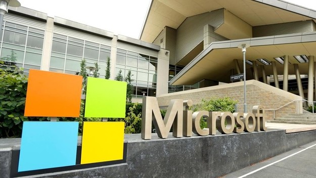 Акции Microsoft достигли рекордного максимума на торгах в понедельник, 21 июня.