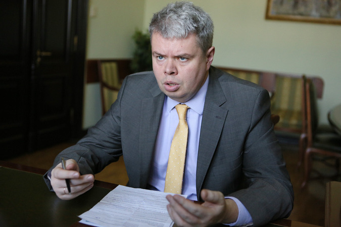 Рада Національного банку погодив звільнення Дмитра Сологуба з посади заступника голови в зв'язку з закінченням терміну його повноважень 10 липня 2021 року.