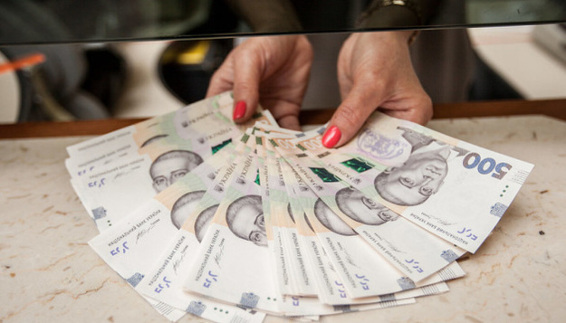 Станом на 1 липня в обігу в Україні перебувало готівки на 585,2 млрд грн, що на 26,7 млрд грн більше, ніж на початку року.