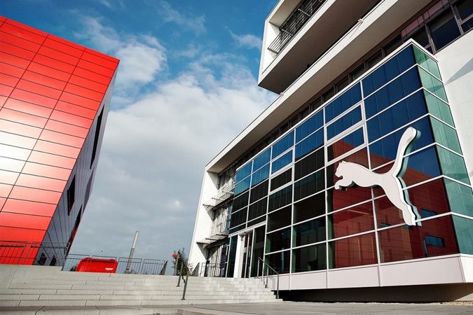 Акции производителя спортивных товаров Puma прибавили 2,2% в начале торгов на электронной бирже Xetra 7 июля. 8 июля они достигли исторического максимума в 104,25 евро за бумагу.
