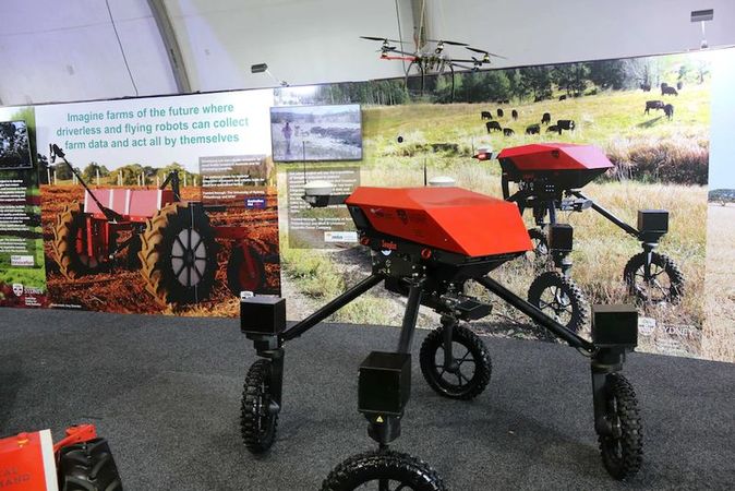 В Австралії створять ферму, якою буде управляти штучний інтелект і роботи.