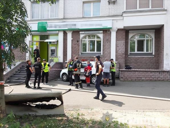 У Києві, на вулиці Автозаводській, 99, у вівторок, 20 липня, відбулося пограбування відділення Укрссиббанку.