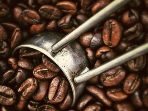 Кофе сорта арабика подорожал до почти семилетнего рекорда из-за беспокойства по поводу снижения поставок из-за заморозков в Бразилии.