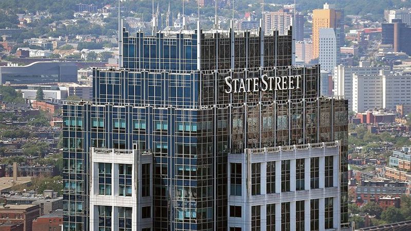 Один з найстаріших банків США State Street запропонує криптопослуги заможним клієнтам своїх фондів.