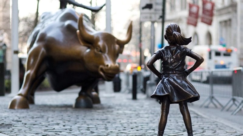 Более 30 лет назад создатель статуи буквально подбросил ее к Нью-Йоркской бирже.