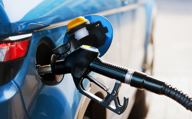 Средняя цена бензина А-95 по всей стране за выходные 13−16 августа снизилась на 4 коп/л и составила 30,22 грн/л, бензин А-92 подешевел на 1 коп/л — до 29,32 грн/л, а дизтопливо — подешевело на 17 коп/л (до 28,25 грн/л).