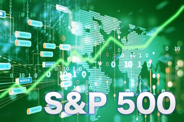 Американский фондовый индекс S&P 500, объединяющий бумаги компаний с высокой капитализацией из различных отраслей, в понедельник вырос на 0,3% и закрылся на новой рекордной отметке 4479,71 пункта.