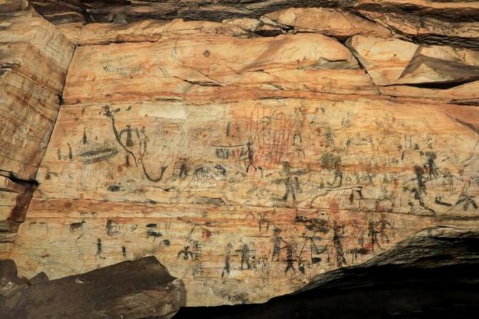 Печеру з наскельними малюнками індіанців продали на аукціоні за $2,2 млн