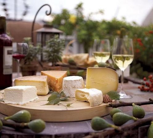 Найбільший в Європі керуючий активами Amundi планує залучити до 200 млн євро ($ 231 млн) для фонду, який буде вкладати в виробників вина, сиру і шинки.