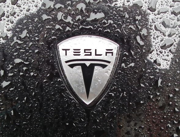 Tesla заробила більше $1 млрд на біткоїні