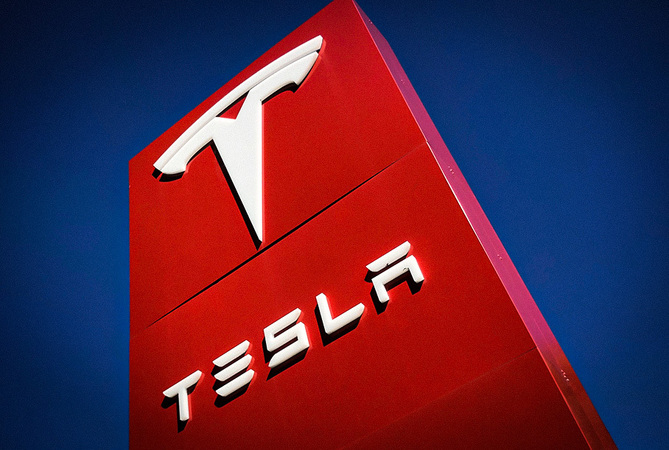 Автопроизводитель Tesla Илона Маска отчитался о рекордных доходах и прибыли в третьем квартале.
