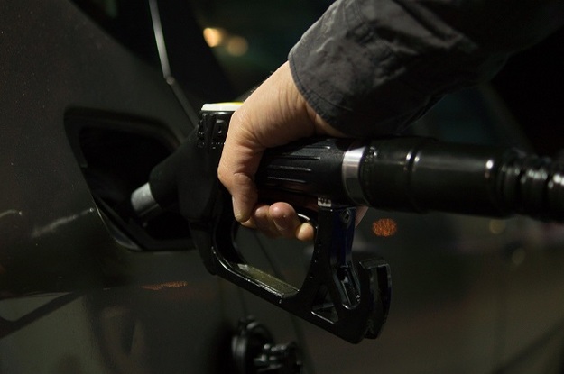Минэкономики установило среднюю стоимость бензинов в размере 28,18 грн/литр и дизтоплива — 24,55 грн/литр.