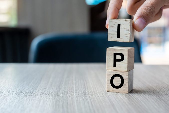 Общий объем IPO в мире в текущем году превзошел предыдущий рекорд на фоне появления большого количества «компаний-пустышек» и высоких цен размещения.