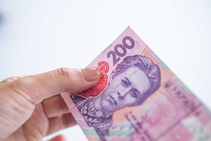 Національний банк України встановив на 25 листопада 2021 року офіційний курс гривні на рівні 26,9273 грн/$.