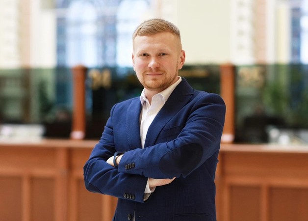 По результатам открытого конкурсного отбора на должность директора Департамента закупок Нацбанка с 11 января 2022 года назначен Андрей Телюп.
