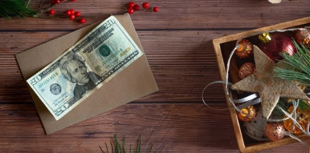 Независимо от личных вкусов почти все любят получать деньги в подарок.