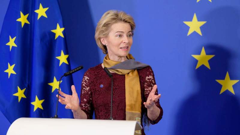 Евросоюз обсуждает все возможные санкции против России в случае вторжения в Украину, в том числе и отключения страны от системы SWIFT.