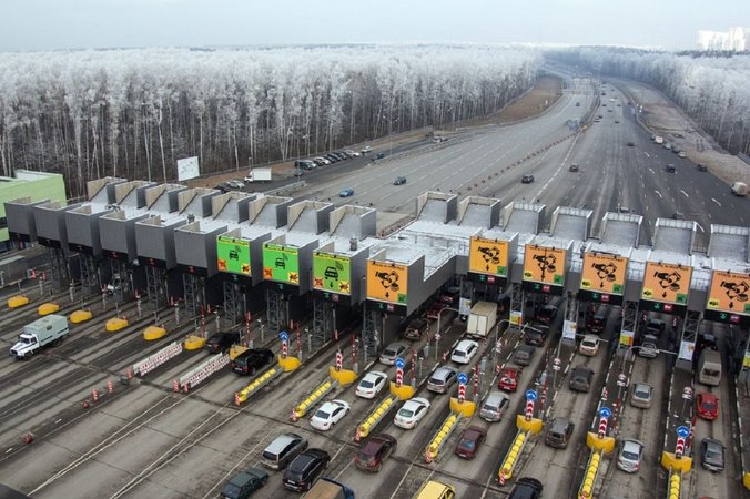 Проезд по первой платной дороге в Украине будет стоить примерно 8 евроцентов (около 2,6 грн) за километр.