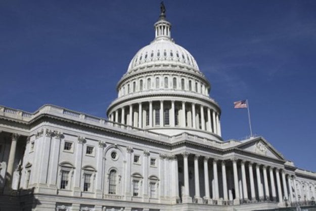 Члены Палаты представителей и Сената Конгресса США за прошлый год совершили сделки с акциями на сумму $355 млн, - пишет MarketWatch со ссылкой на отчет Capitol Trades.