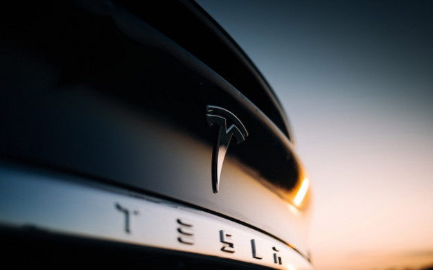 Збитки Tesla від падіння вартості біткоїна, що належить їй, за підсумками 2021 року склали $101 млн.