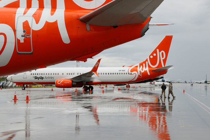 Авиакомпания SkyUp временно прекратила продажу билетов на вылета с 14 по 16 февраля в связи с требованием лизингодателей как можно скорее вернуть самолеты на территорию ЕС.
