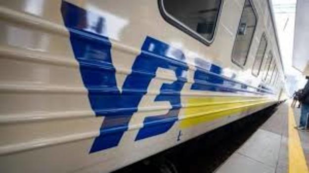 Молдова тимчасово призупиняє залізничне сполучення з Україною, а «Укрзалізниця» скасовує низку приміських потягів.