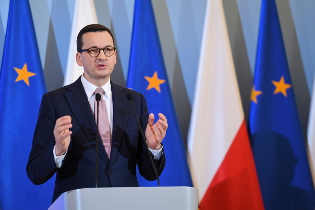 Прем'єр-міністр Польщі Матеуш Моравецький заявив про підготовку до закриття повітряного простору Польщі для російських літаків.