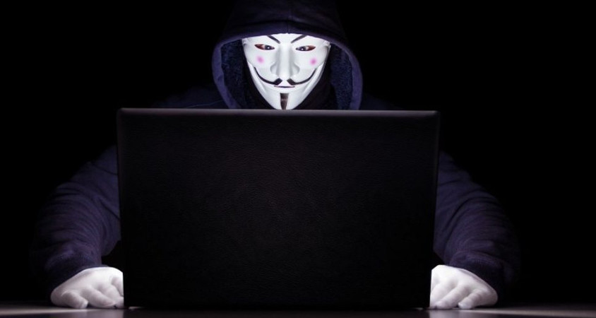 Хакеры из Anonymous опубликовали обращение к Путину.