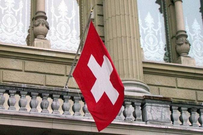 Швейцарія повністю приймає санкції ЄС проти Росії та застосовуватиме їх у повному обсязі.