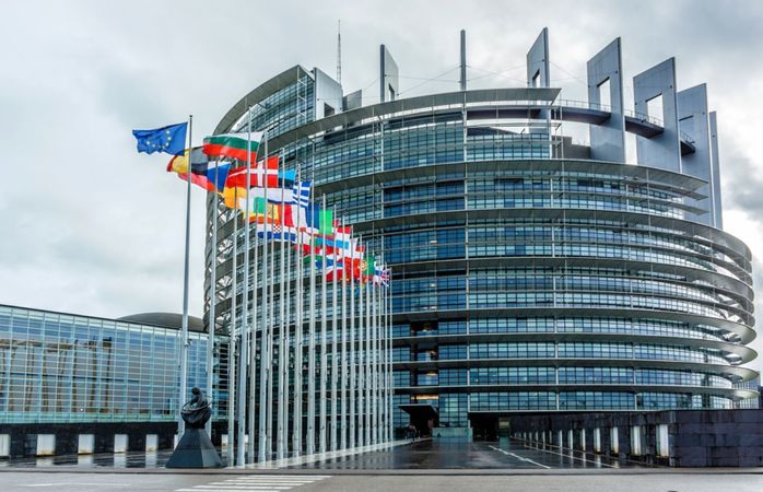 Європарламент ухвалив заявку України на вступ до Євросоюзу.