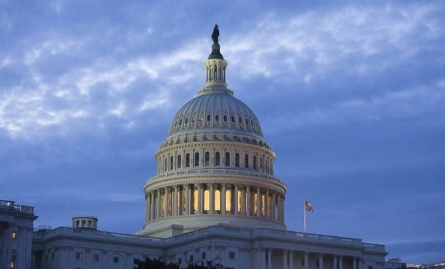 Конгресс США окончательно одобрил $13,6 млрд помощи Украине.