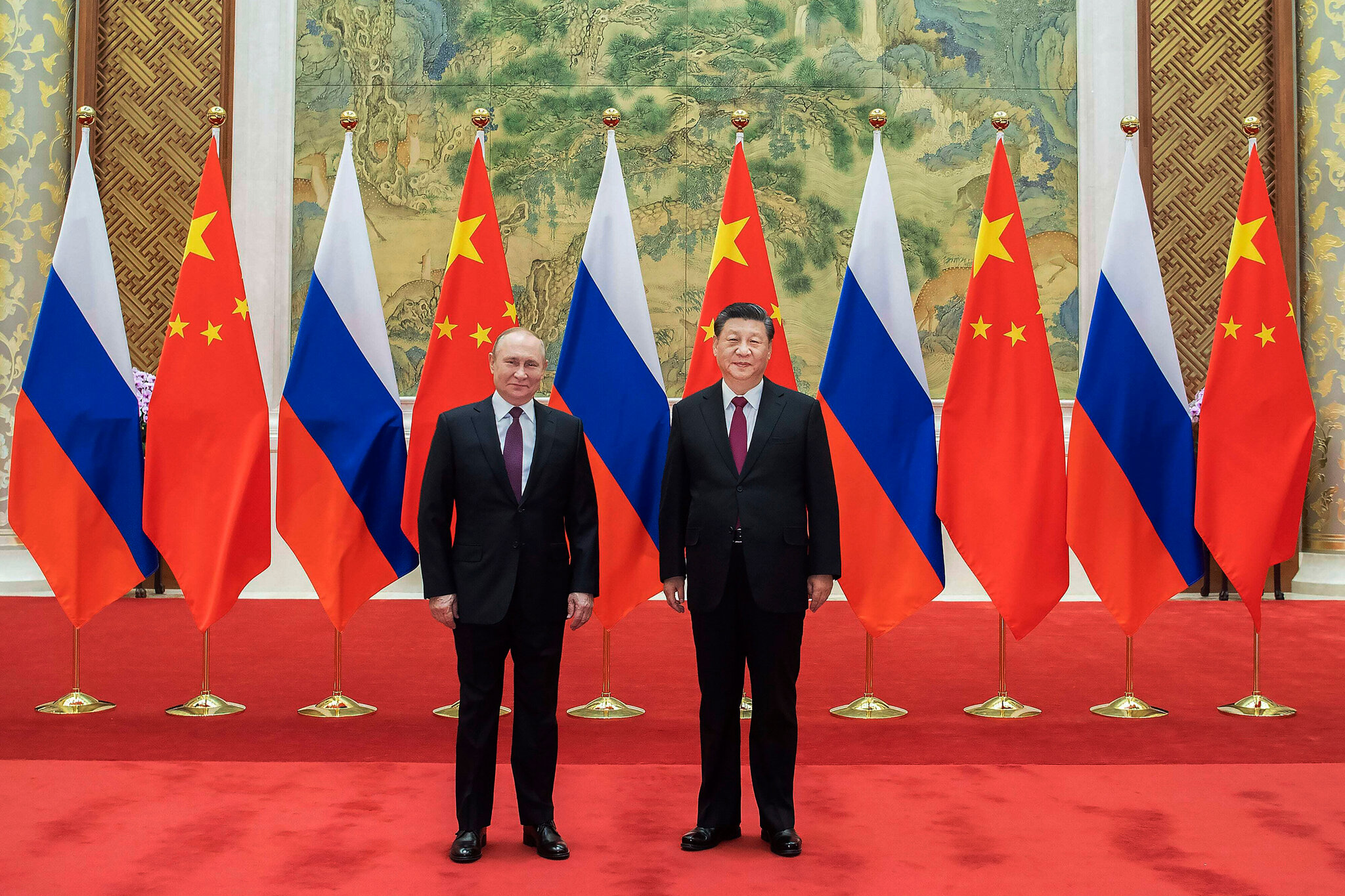 Китай может поддержать Россию, но не будет демонстративно нарушать санкции - эксперты