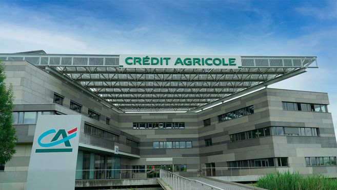 Французская банковская группа Crédit Agricole сообщила о решении полностью приостановить свою деятельность в России.