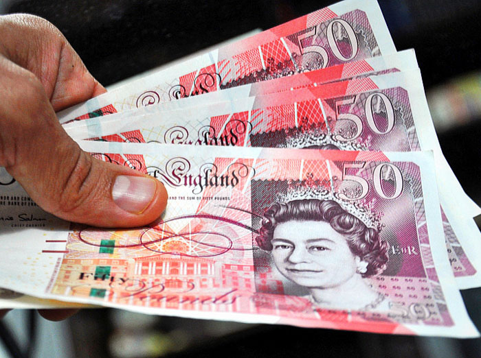 Инфляция в Великобритании в марте в годовом измерении достигла 7% в год — это самый высокий показатель за 30 лет, — пишет CNBC.