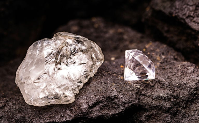Российская компания хочет продавать Индии алмазы в обход санкций - Bloomberg