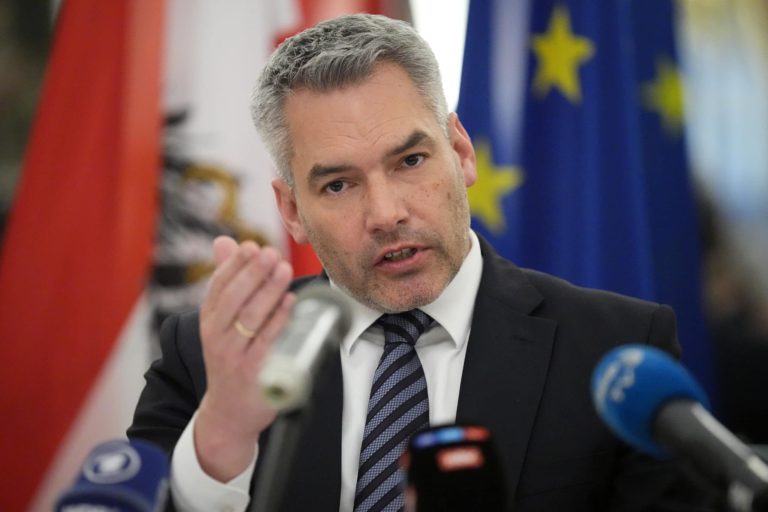 Австрия не платит за газ рублями - канцлер Австрии опроверг