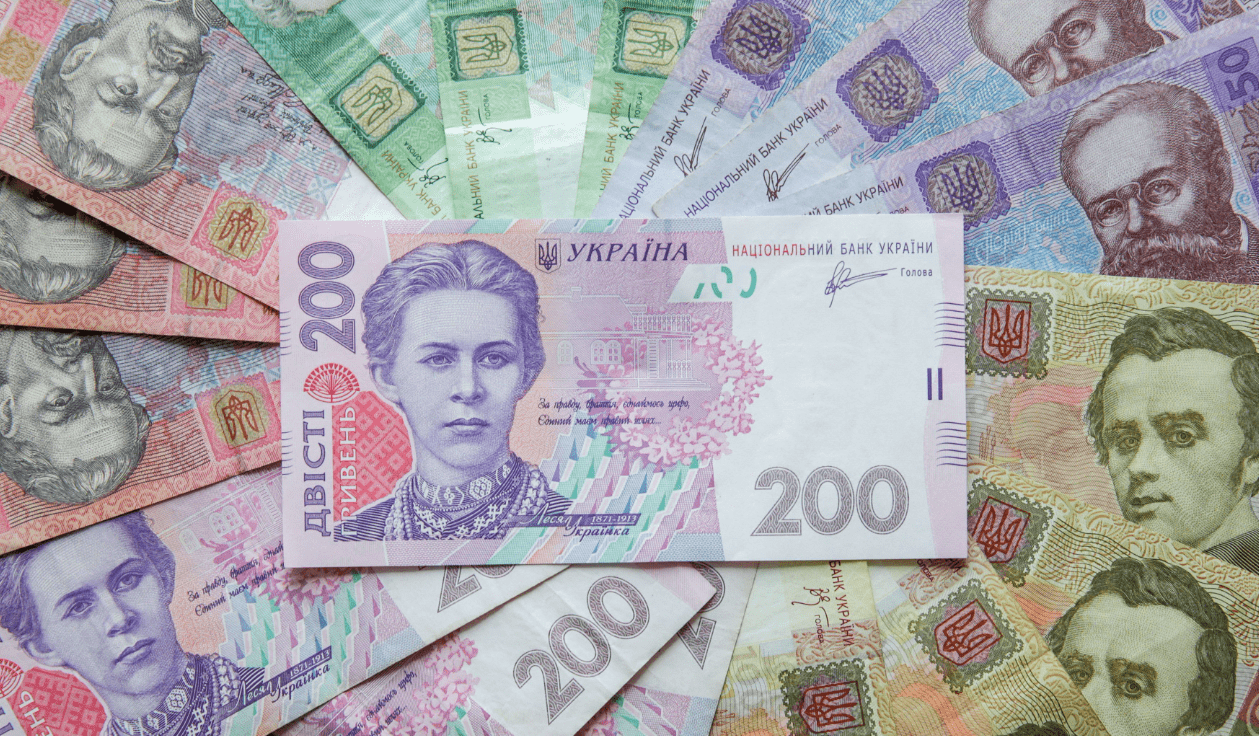 Райффайзен повернув в Україну 150 мільйонів гривень готівки, які переселенці обміняли в Європі