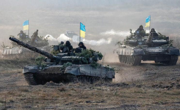 Западные страны наращивают поставки современного оружия в Украину и вместе с тем увеличивают собственный военный потенциал.